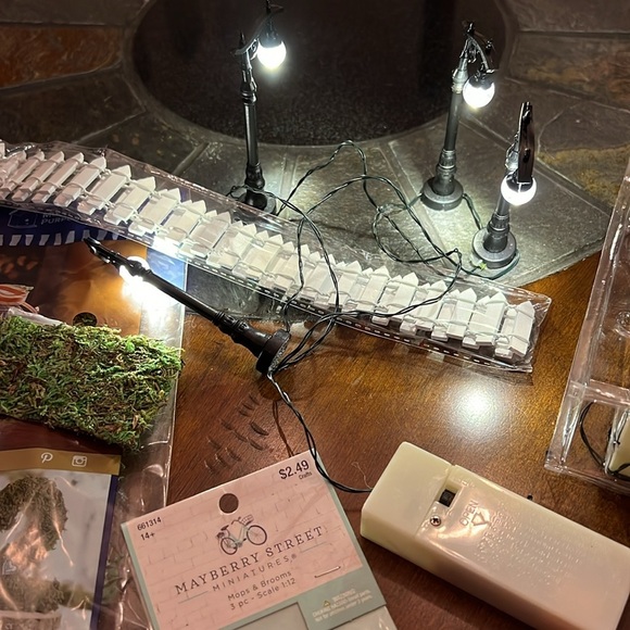 Village craft lot Gnome/fairy/christmas/ fall - Picture 6 of 7